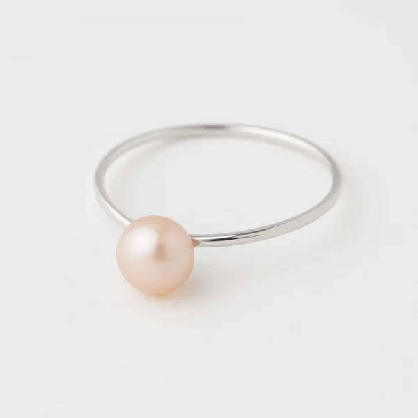 bague avec perle de culture blanche